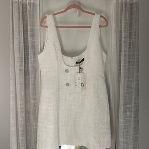 White zip up dress from Zara. NWT size large.